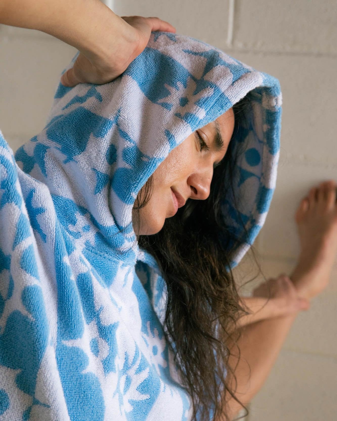 Changing Poncho in Alma Stripe